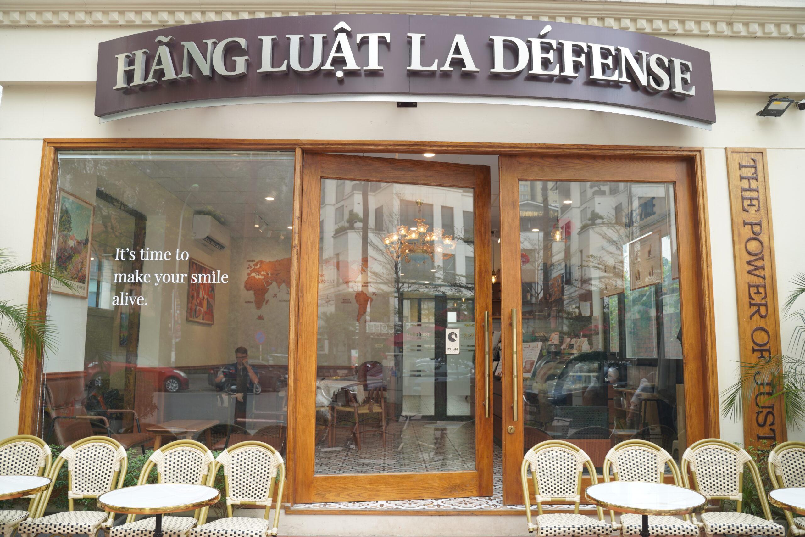 Trụ sở Hãng luật La Défense