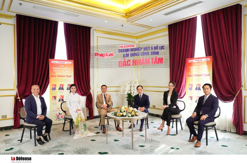 Các vị khách mời tham dự Talk Show với chủ đề: “Doanh nghiệp Việt & nỗ lực xây dựng cộng đồng đắc nhân tâm”.