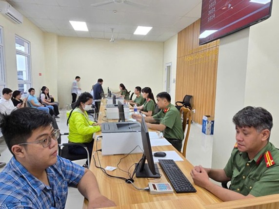 tham quyen giai quyet khieu nai